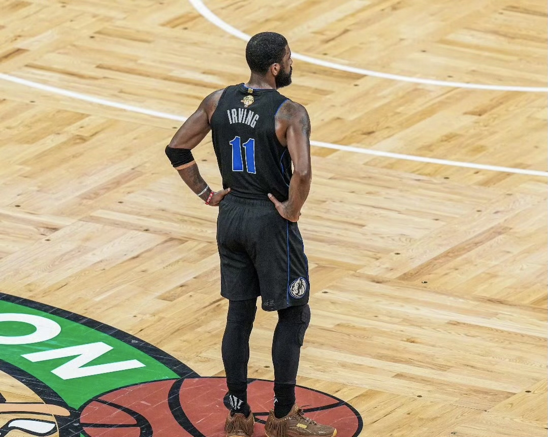 篮球半决赛焦点战：岭北麒麟队大胜嵩山旋风队，外线火力全开。客场静默反击-爱游戏下载