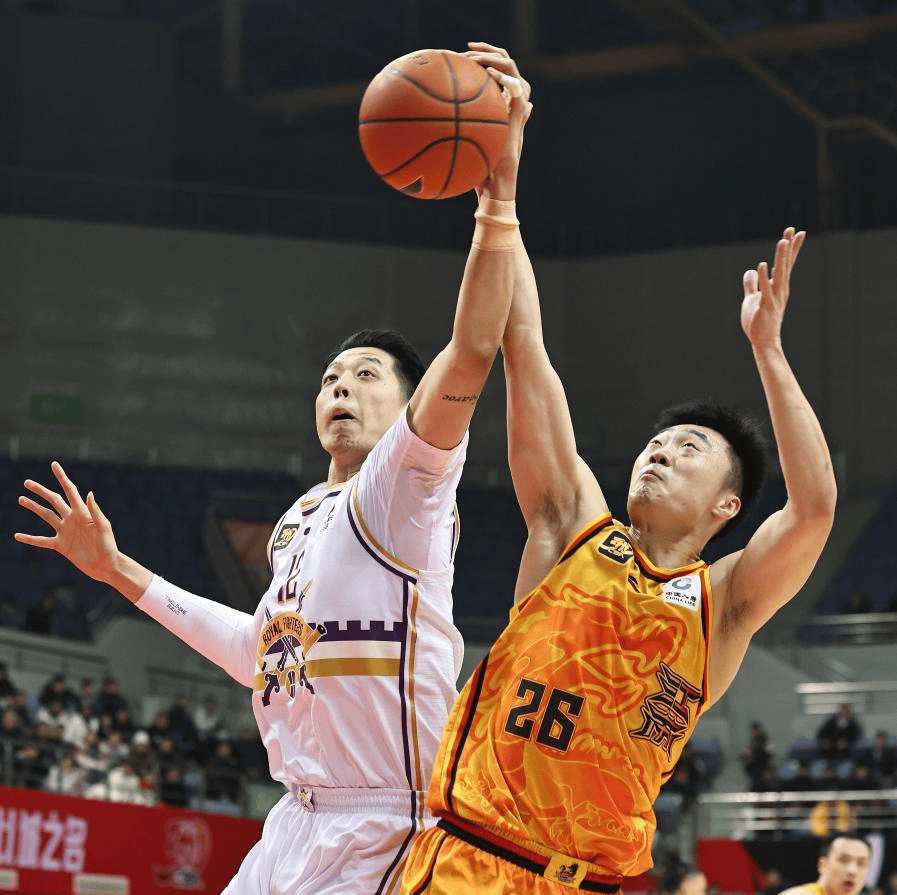 包含广厦男篮训练开放日，国际比赛日篮板制胜引欢呼，社区盾在即，纪律约束更严格的词条-爱游戏体育