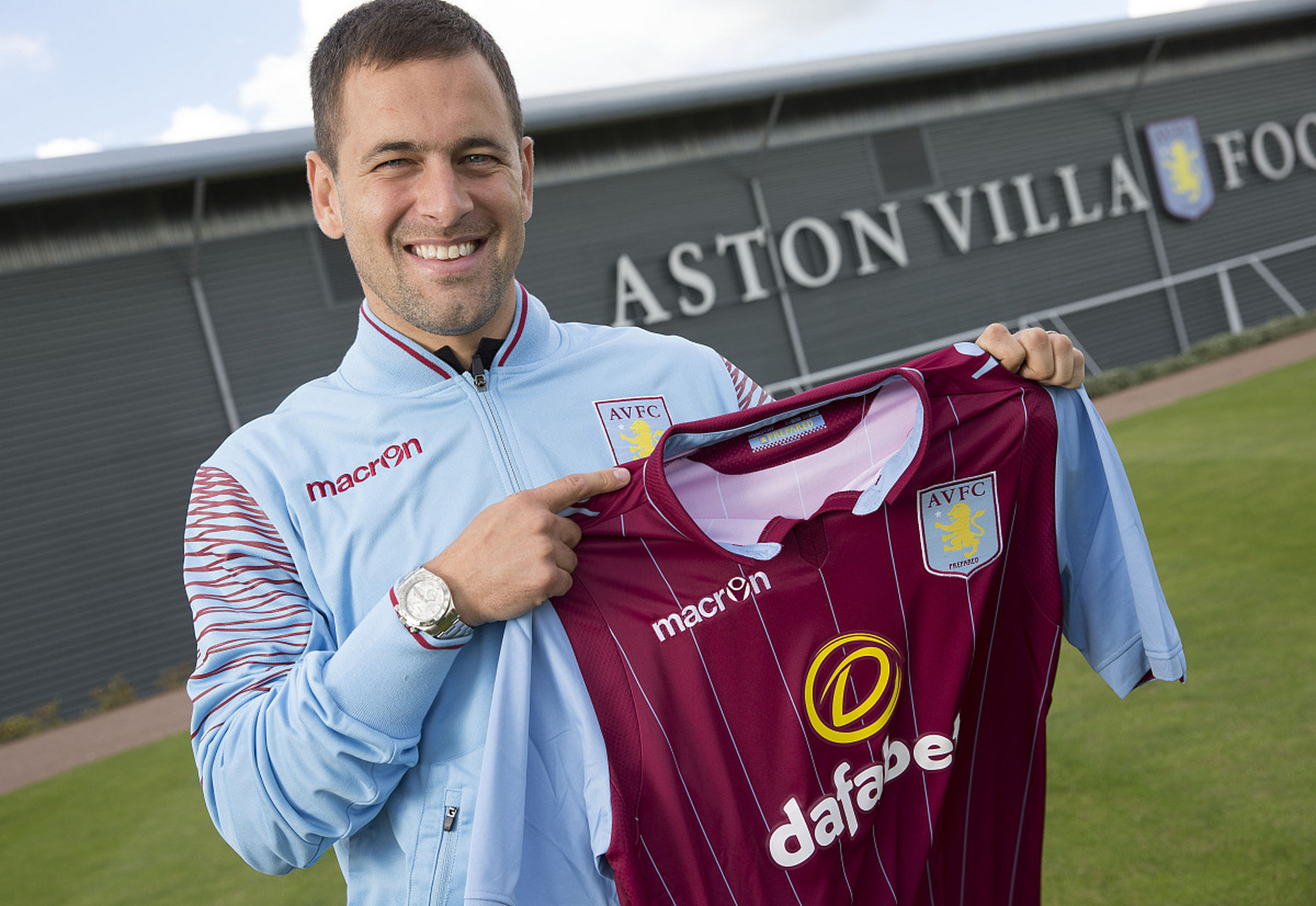 关于赛地聚焦：英超关键时刻热度飙升；上海久事篮板制胜；底气十足；年轻球员得到机会的信息